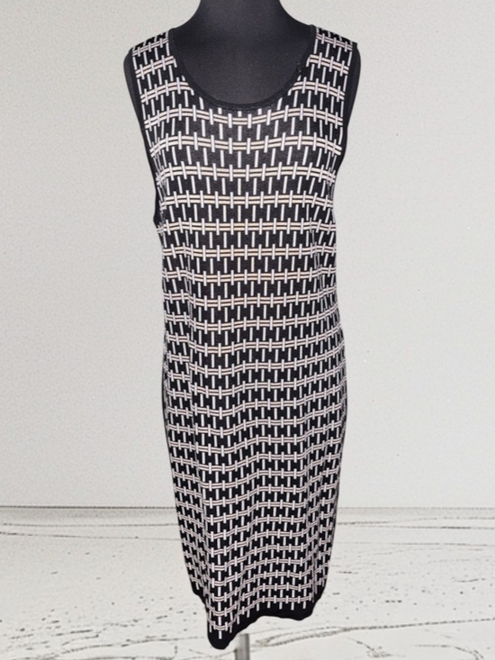 Vince Camuto Dresses & Skirts - Vince Camuto Geometric Knit Shift Dress, P2P:18.5-20”, L:41.5”